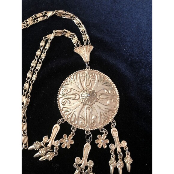 Vintage Rare VENDOME Etruscan Revival Gold Tone Large Pendant Necklace  20” - Picture 2 of 6